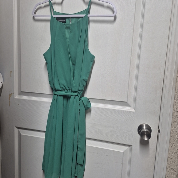 Fortune + Ivy Dresses & Skirts - Chic Green Sleeveless Mini Dress